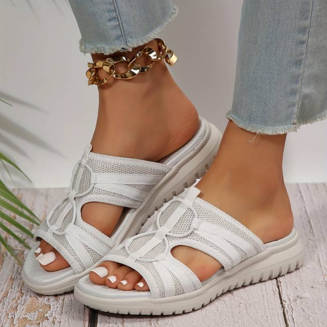 Steps | Stylish and Comfortable: Women's Slippers