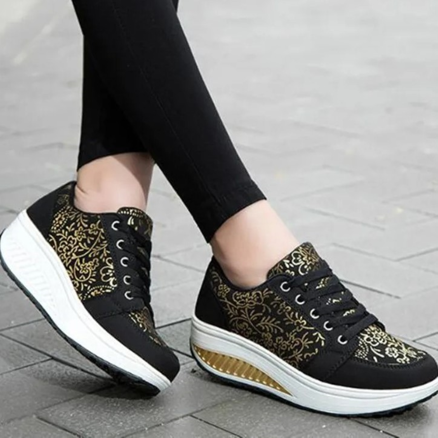 Valenzora | Orthopädische Damen-Sneaker aus schwarzem Leder mit Blumenmuster
