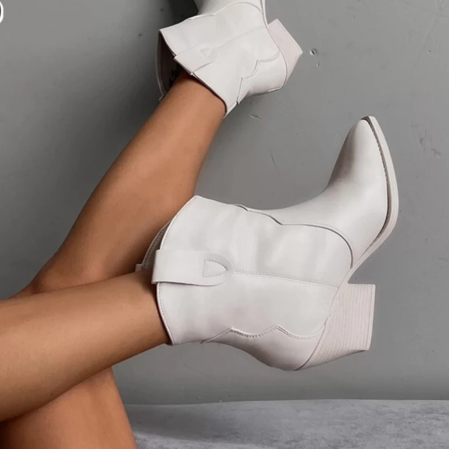 Valenzora | Wasserdichte Cowboystiefel für Damen aus schwarzem Leder