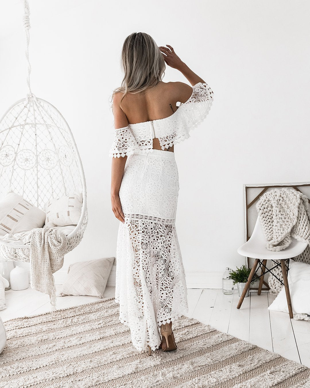 Valenzora | Lace Off-Shoulder Crop Top High Low Skirt 2-Piece Set