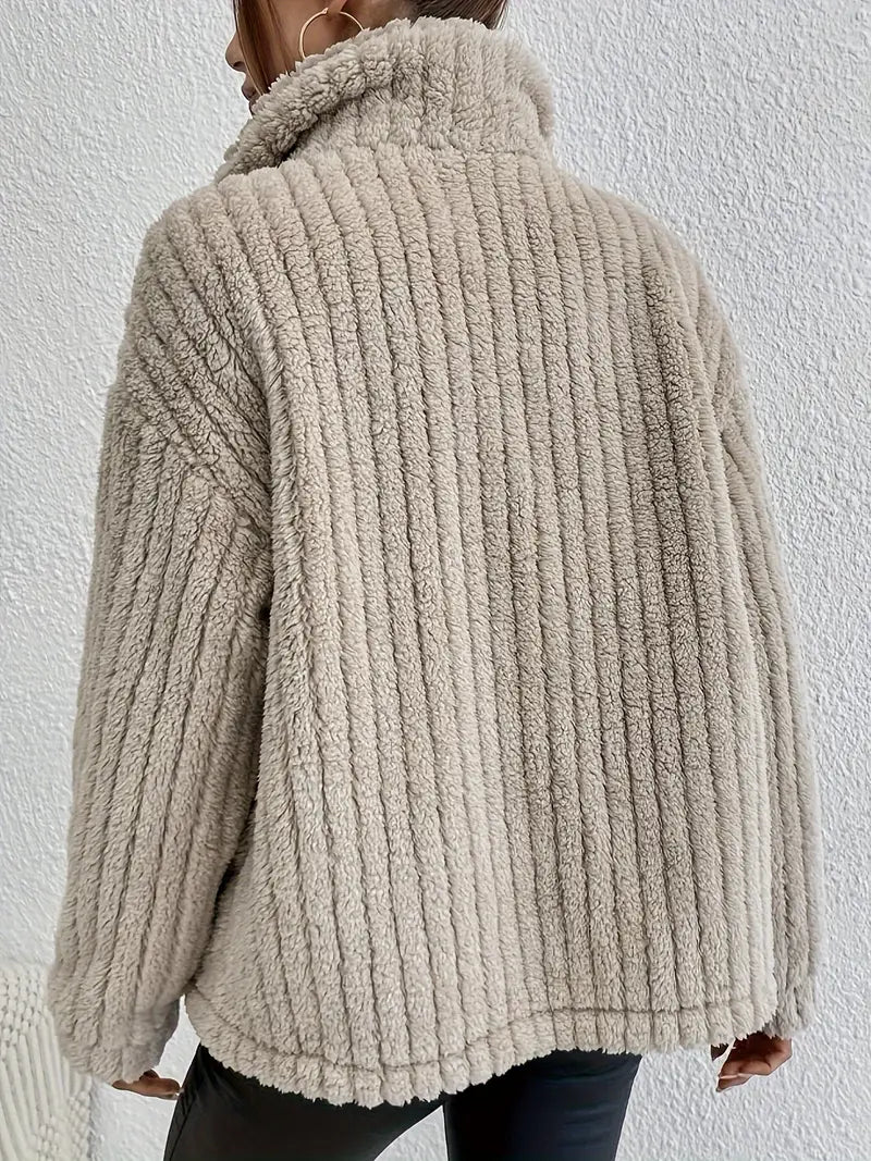 Beidseitig tragbare Strickjacke mit Samtknöpfen