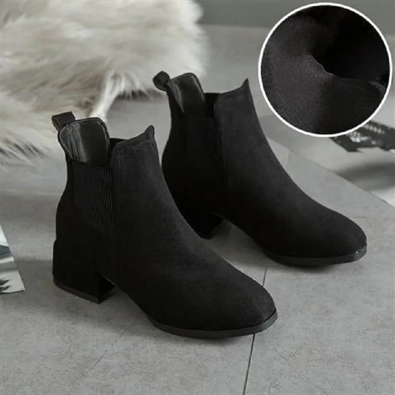 Valenzora | Elegant entry-level ankle boots with block heel, women's ankle boots