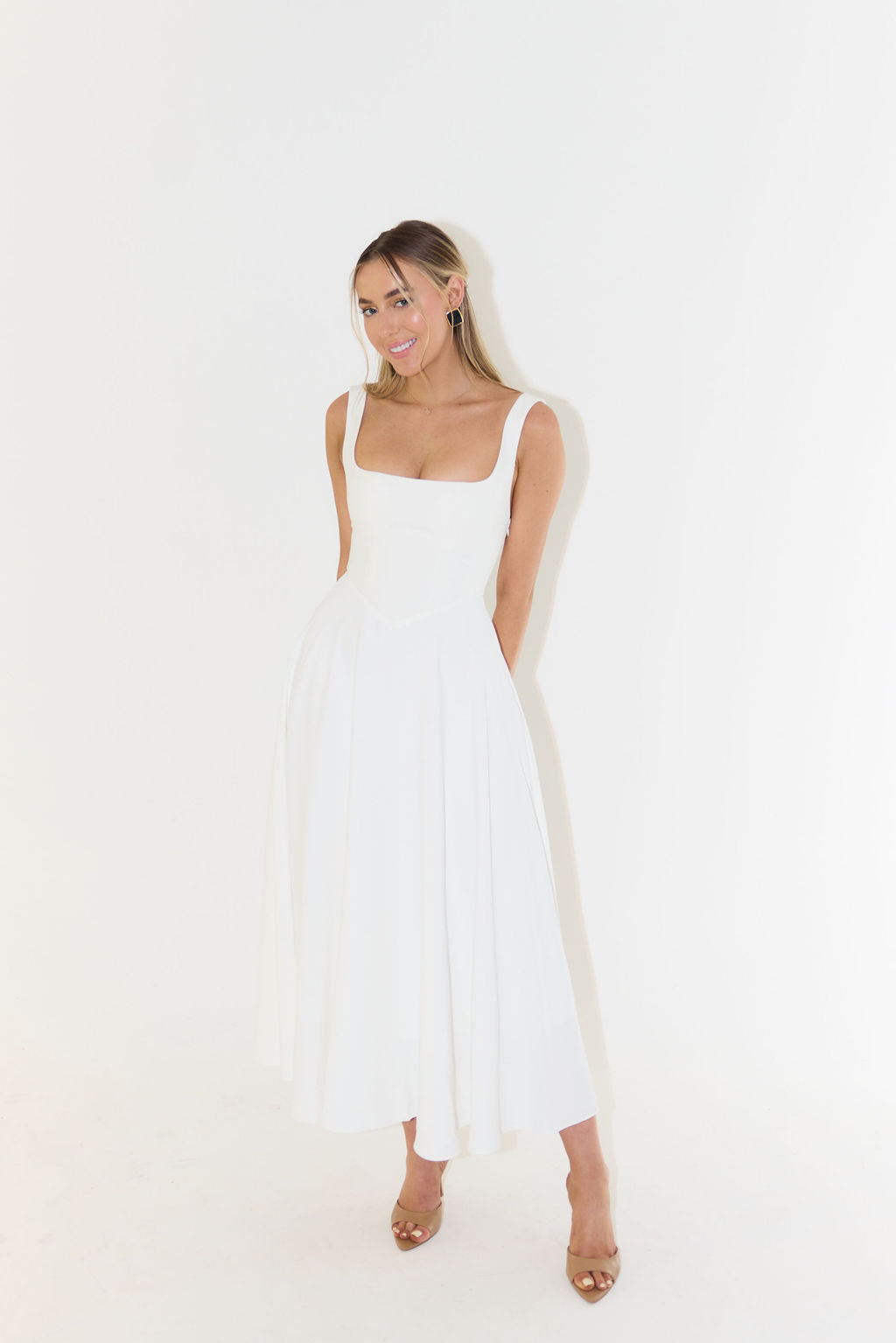 Valenzora | Midi dress with square neckline