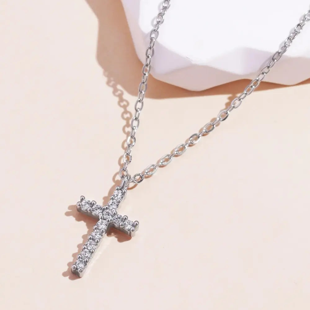 Valenzora | Halskette mit geprägtem Kreuz-Anhänger für Damen