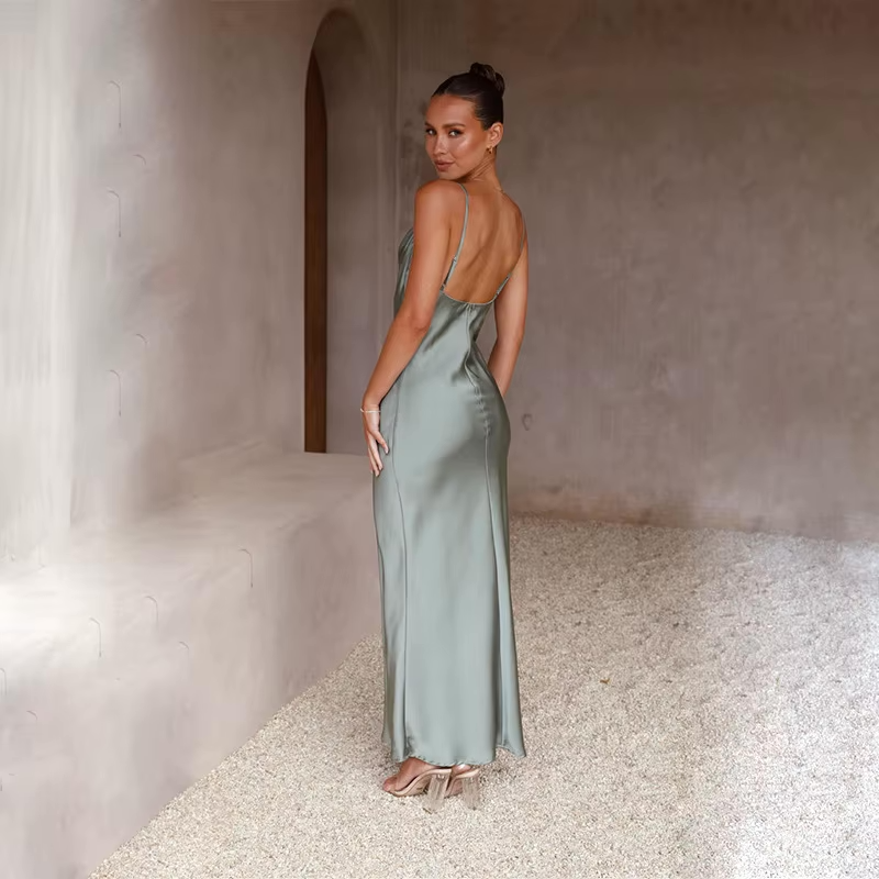 Valenzora | Timeless satin women's dress with open back, elegant design