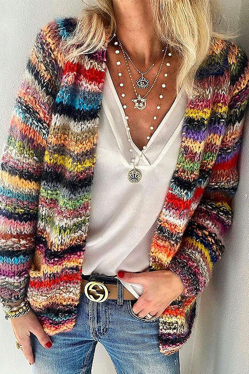 Stilvolle und elegante Winterstrickjacke