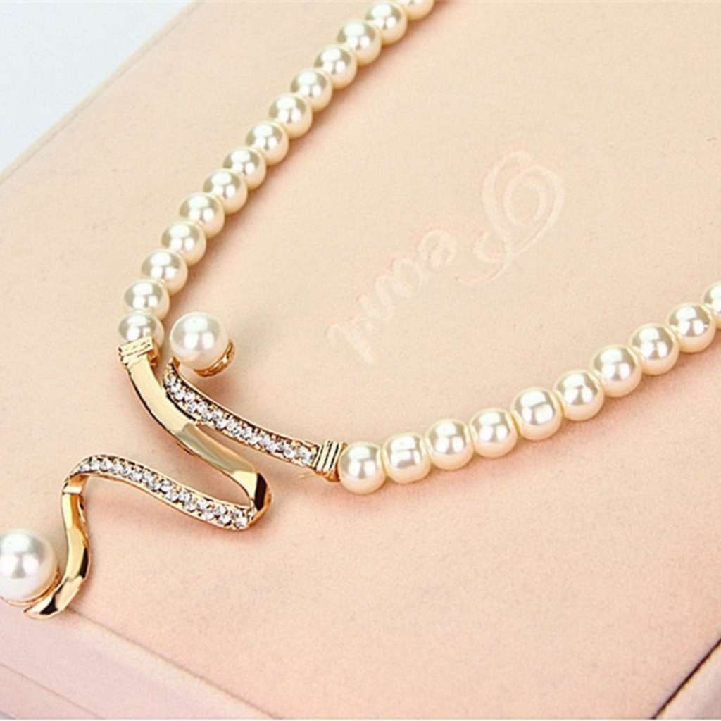 Valenzora | Natural Pearl Necklace + Earring Set Gold