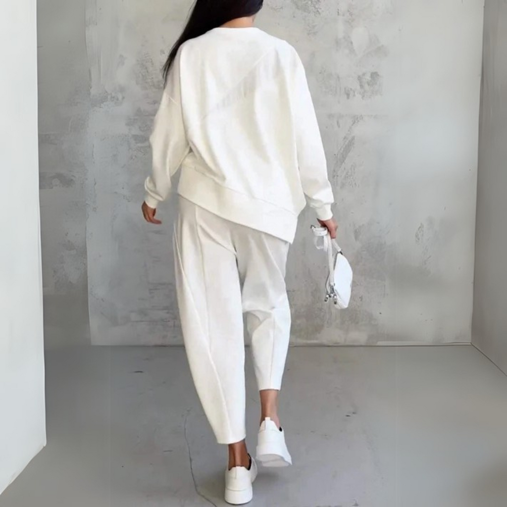 Valenzora | Leisure suit for comfort and style