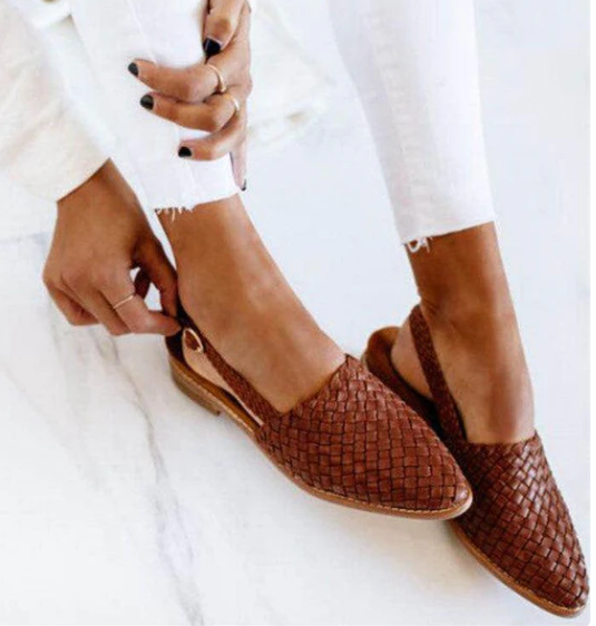 Valenzora | Flat Sandals