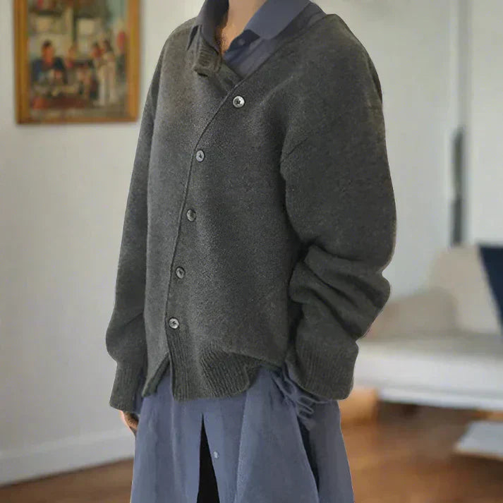 Valenzora | Weicher Cardigan mit diagonaler Knopfleiste