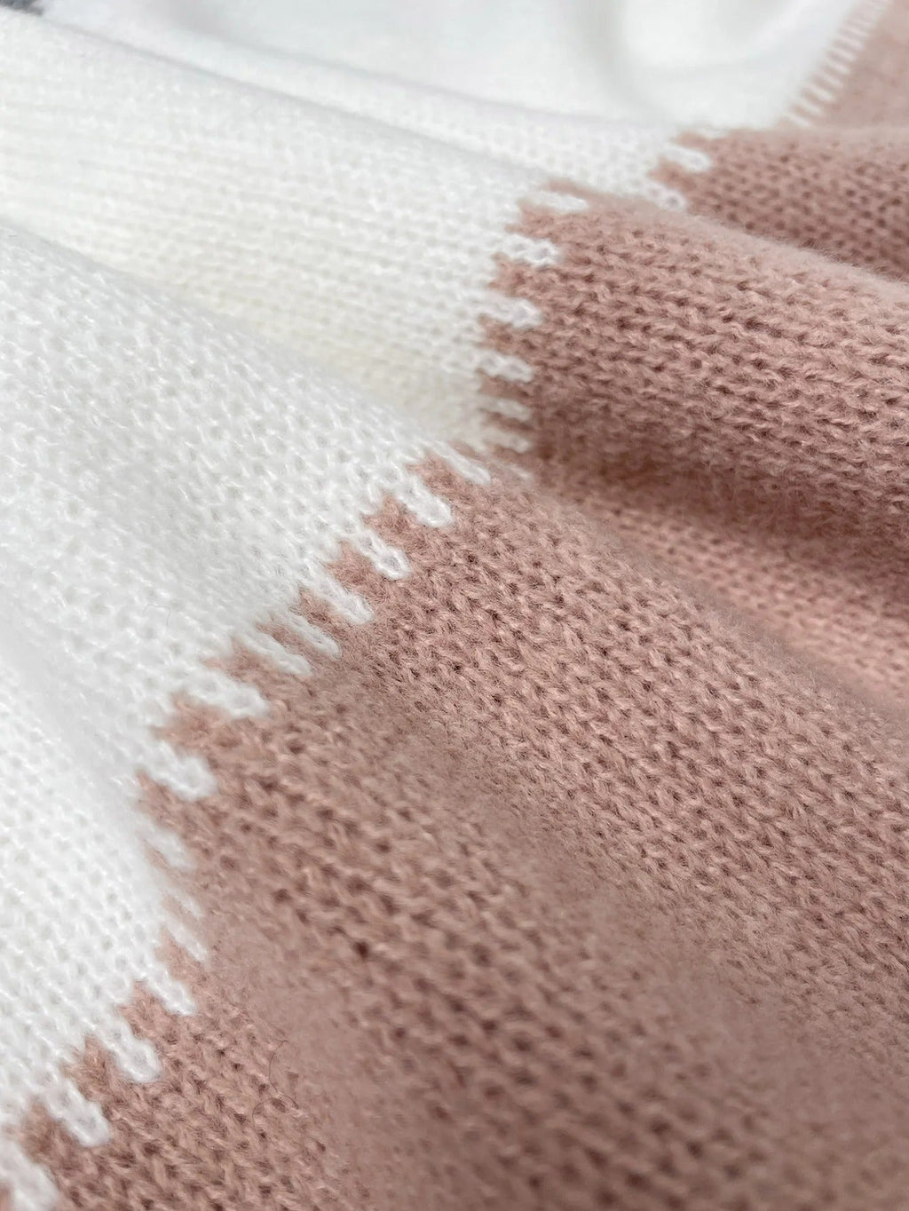 Valenzora | Gemütlicher Moderner Pullover