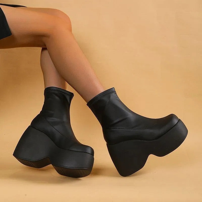 Valenzora | Chelsea boot with elastic wedge heel made of leather