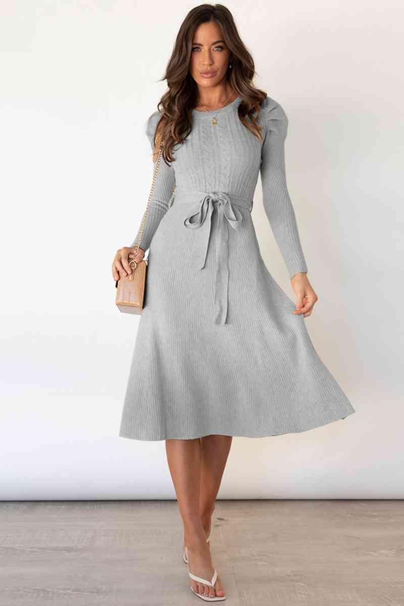 Valenzora | Rundhals-Langarm-Kleid mit Knotendetail an der Taille
