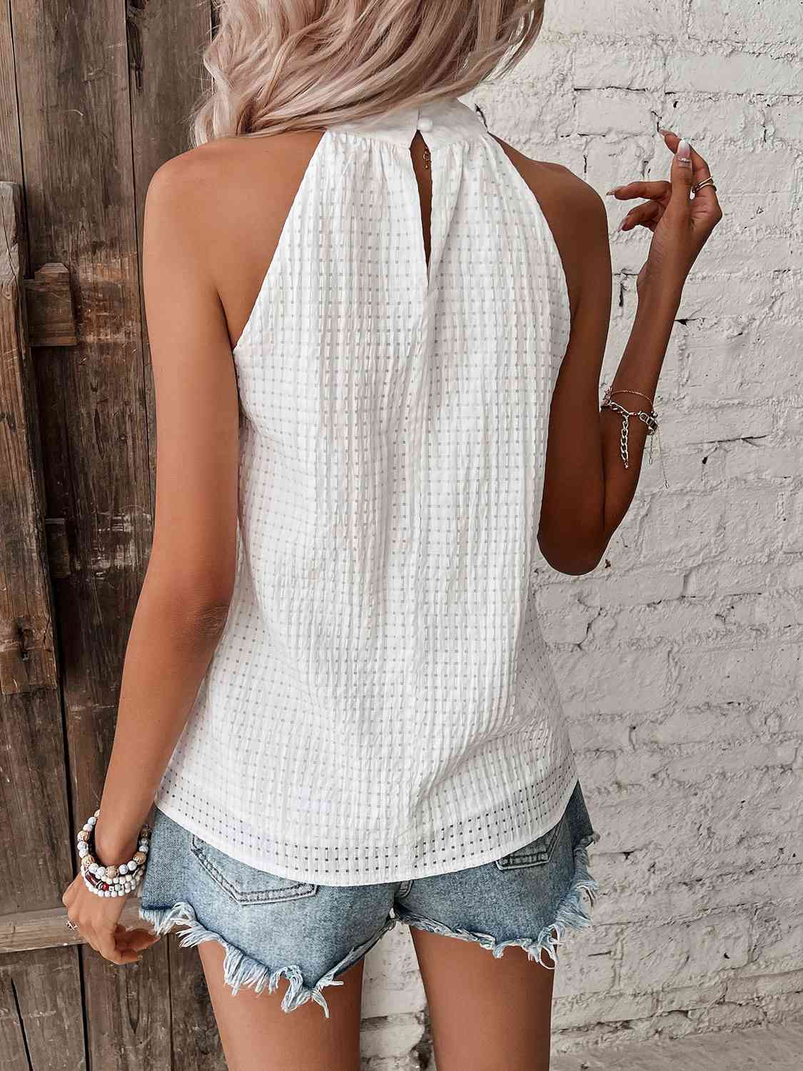 Valenzora | Neckholder-Top mit Tupfen-Detail