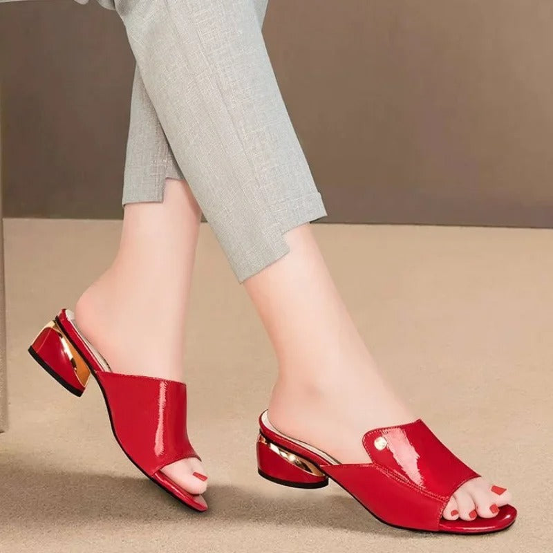 Valenzora | Elegante Mules mit glänzendem Finish