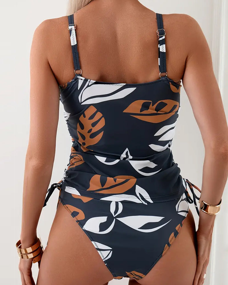 Valenzora mit plissiertem, rückenfreiem Blattmuster