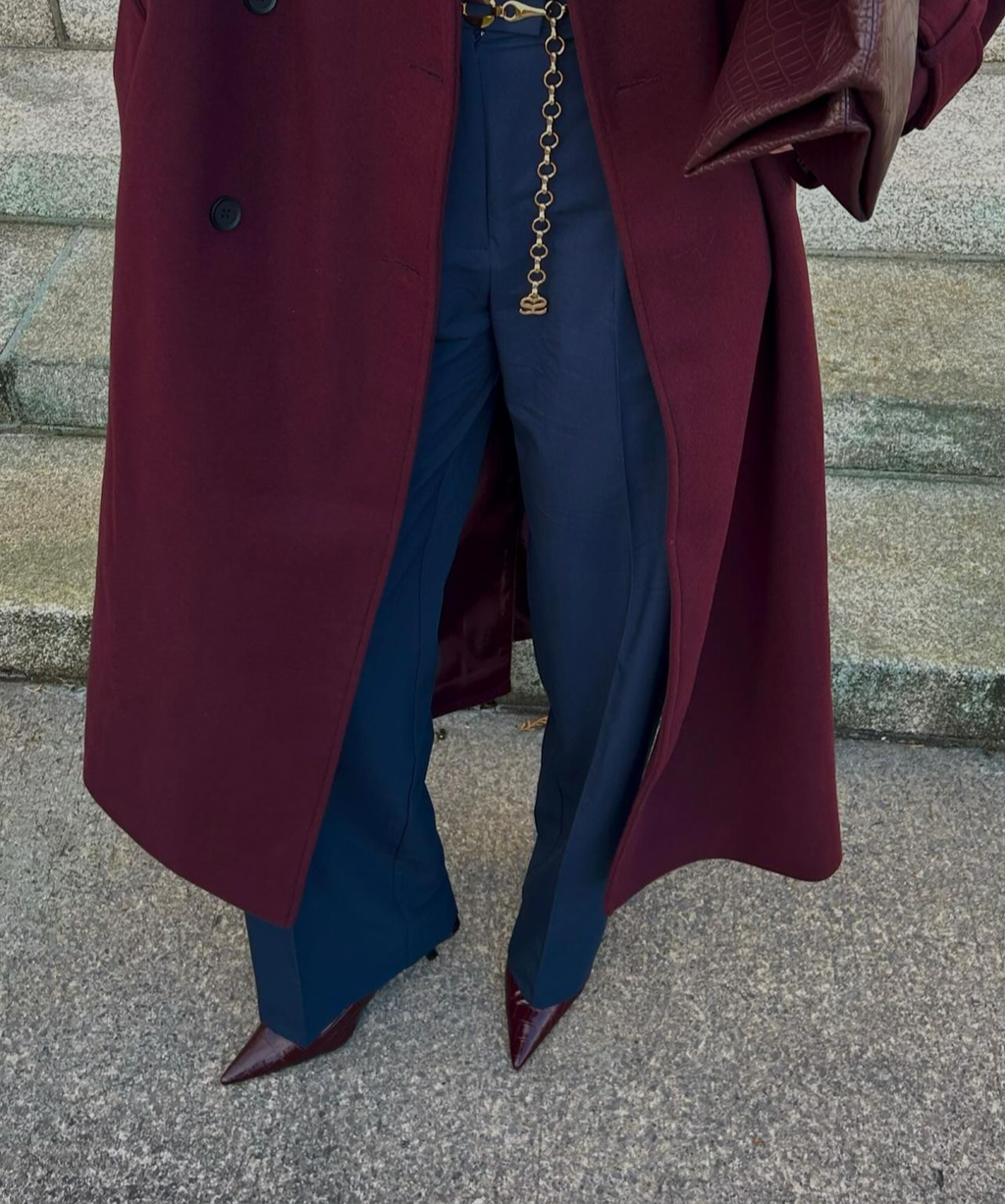 Valenzora | Elegant burgundy long coat