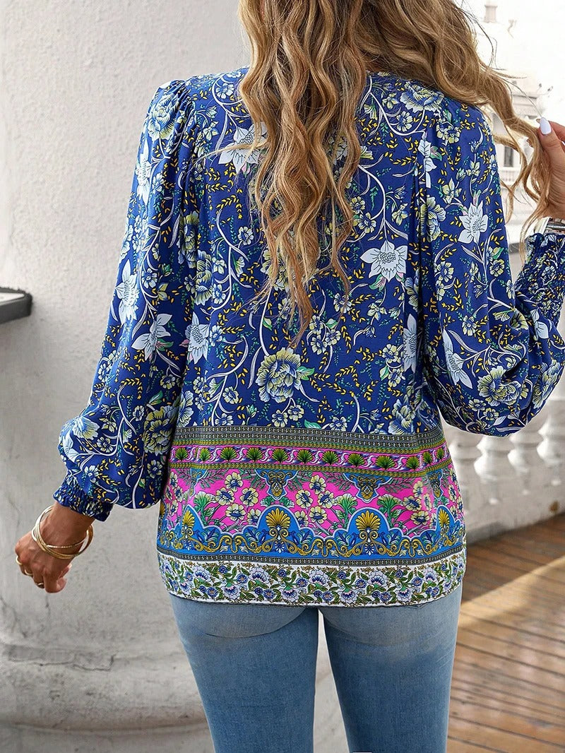 Valenzora | Casual printed long-sleeved shirt with V-neck for a fashionable look