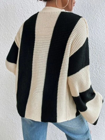 Valenzora | Gestreifte Strickjacke mit Knöpfen