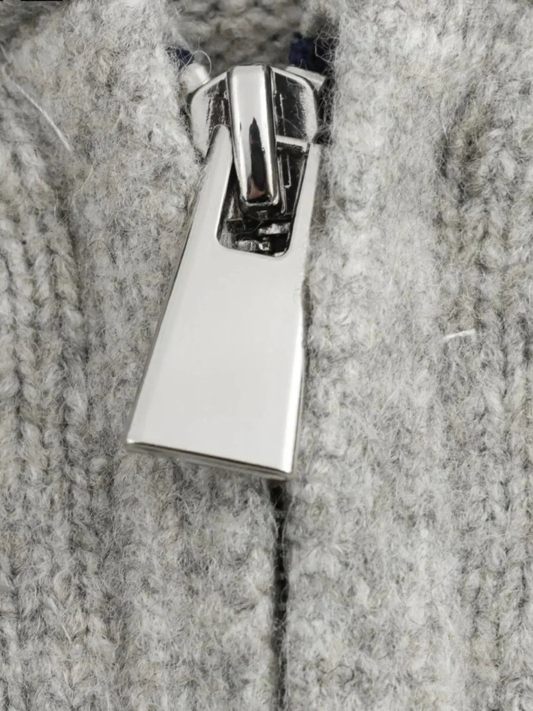 Valenzora | Cardigan with hood and zipper