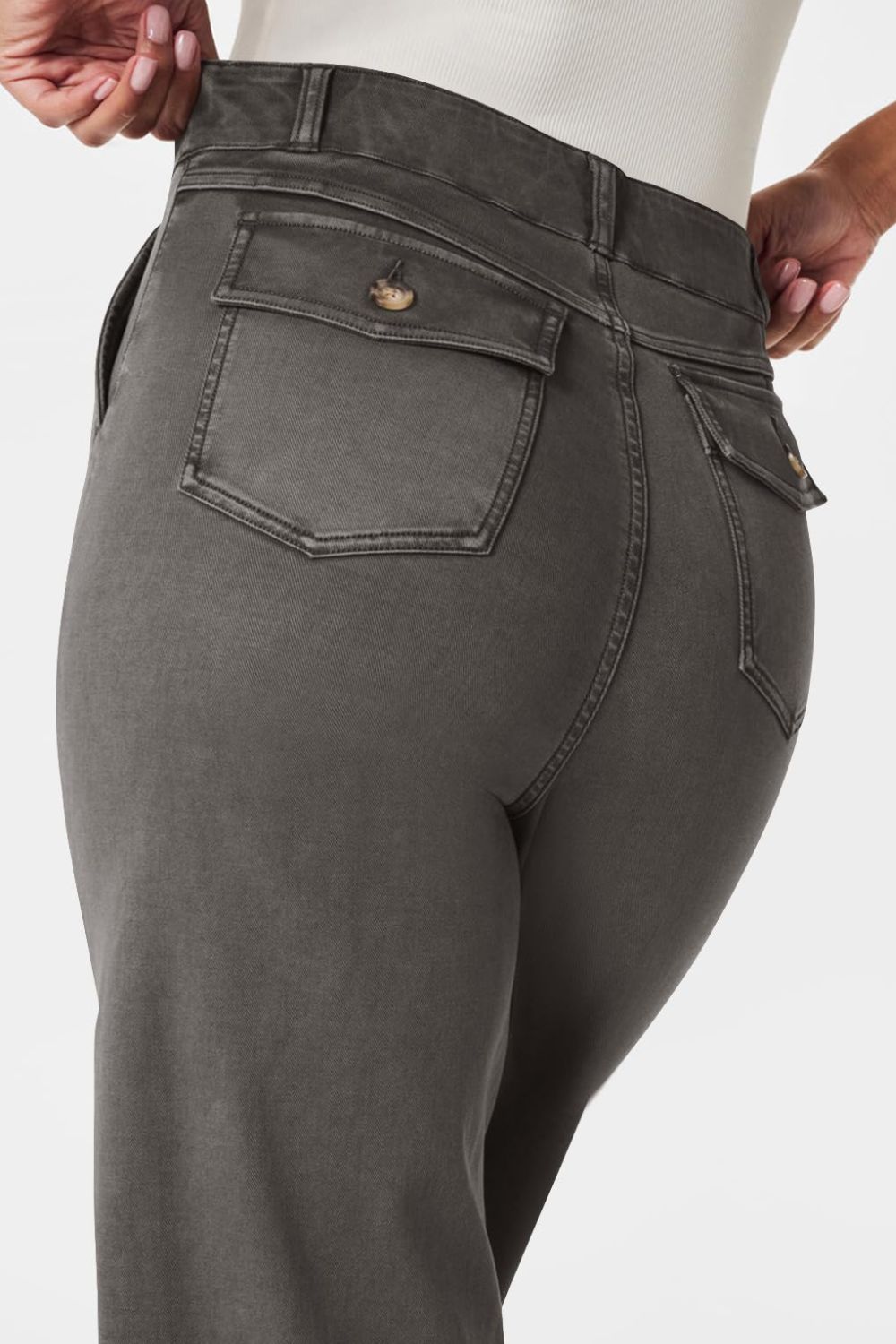 Valenzora | High-waisted jeans with pockets: Classic, stylish and versatile