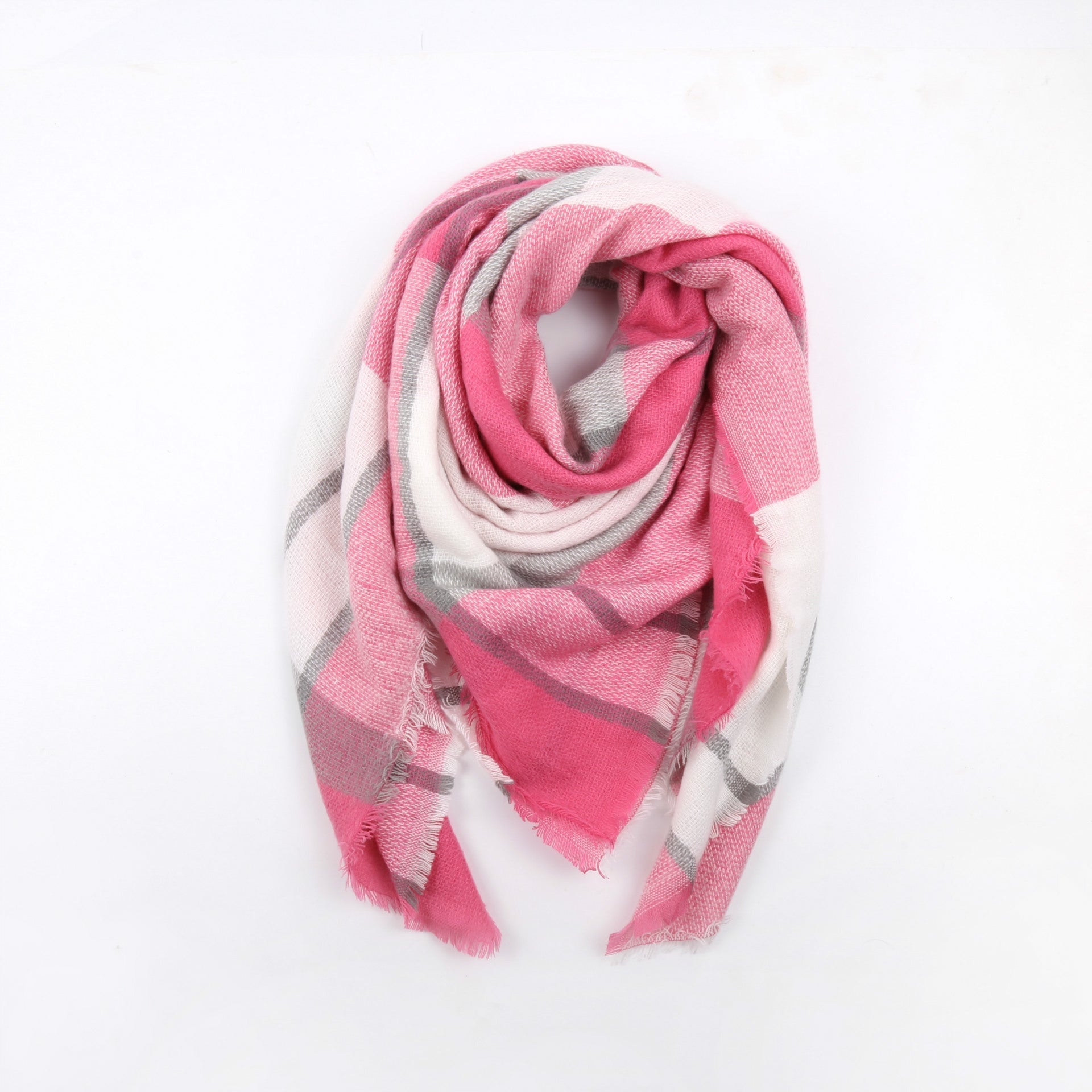 Women's checked scarf made of high-quality material with fringed edges, size