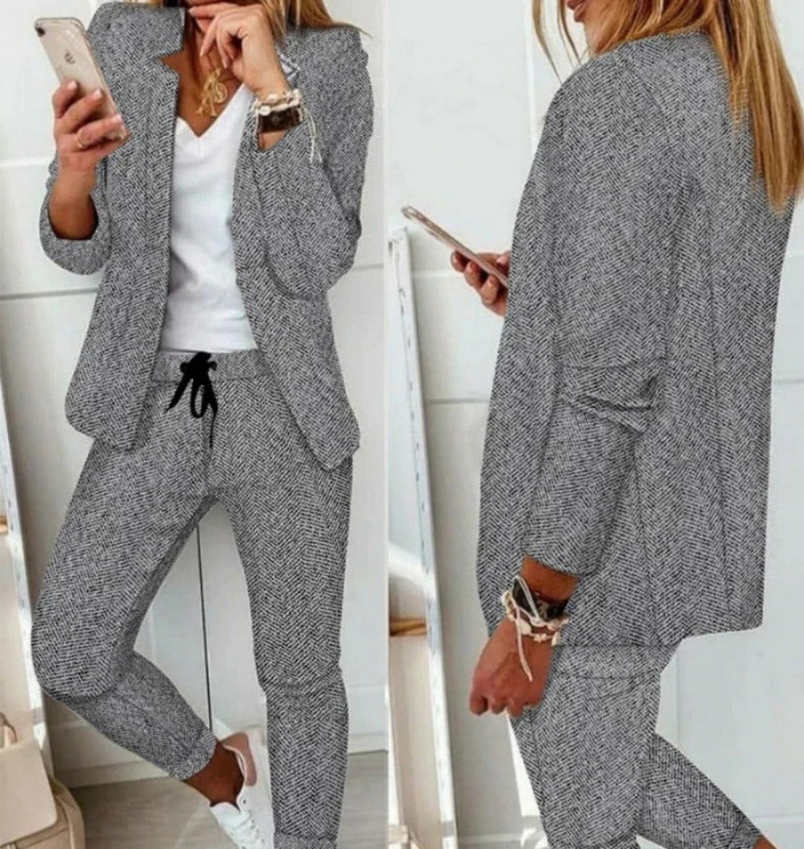 Valenzora Suit Set: Modern two-piece suit with wide-leg trousers and a tailored blazer jacket