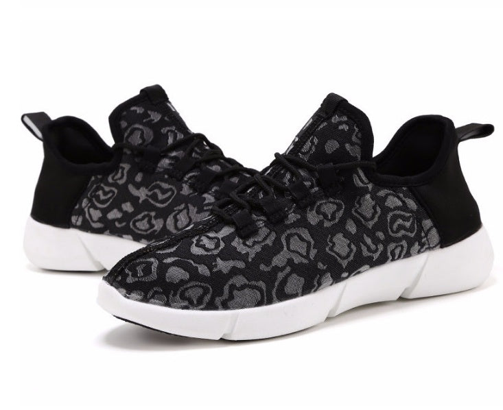 Valenzora | Light-up Sneakers with USB Charging