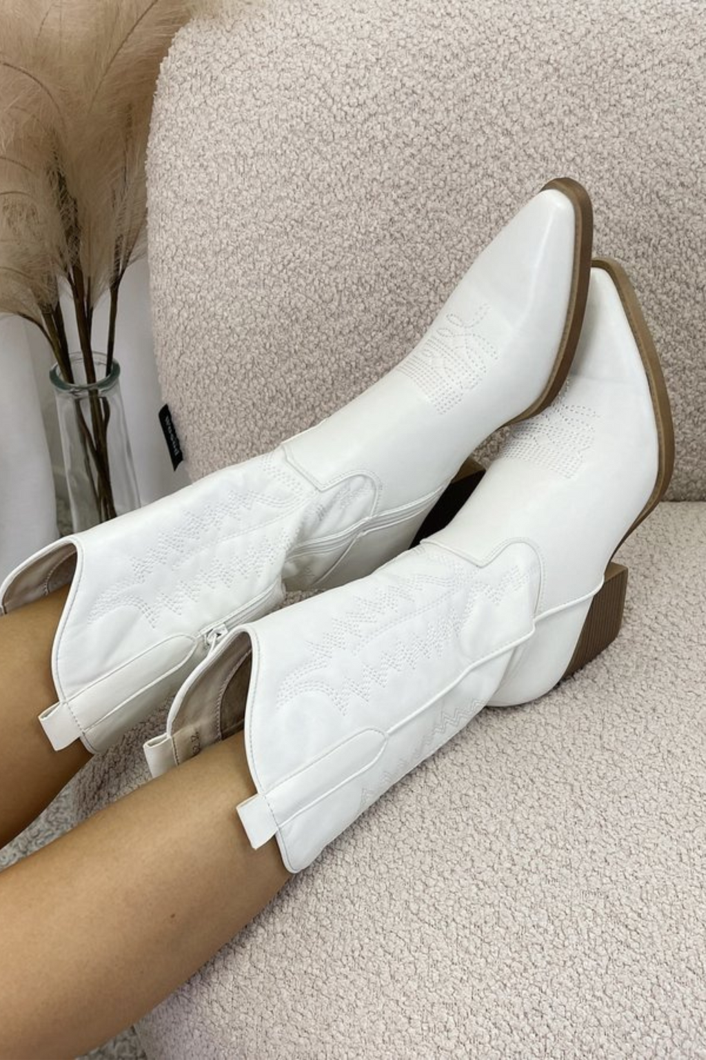 Valenzora | Trendy Western Boots - Stylish High Boots
