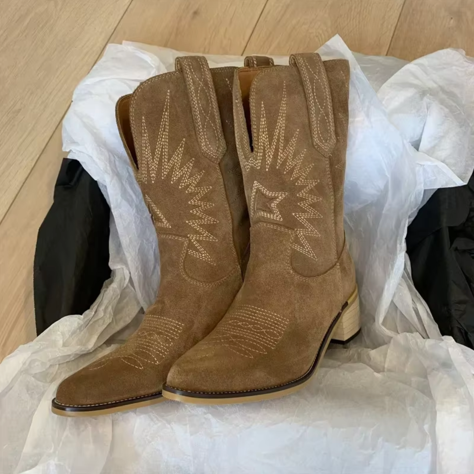 Valenzora | Broderede vintage boots