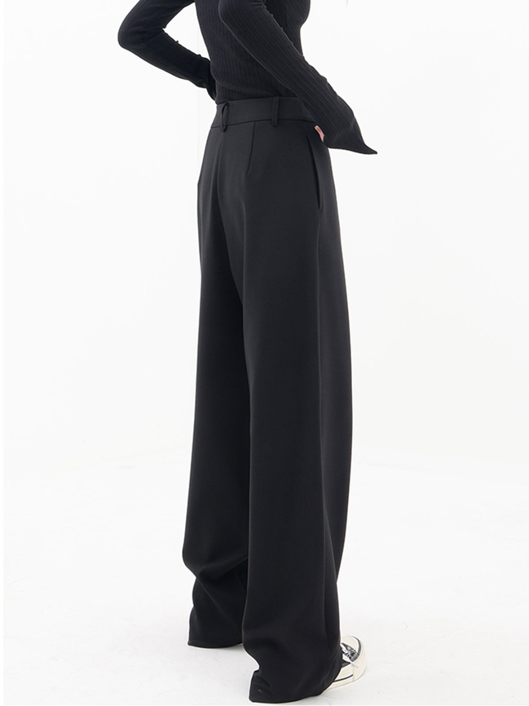 Valenzora | Asymmetrical Baggy Trousers