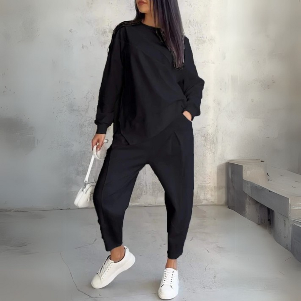 Valenzora | Leisure suit for comfort and style