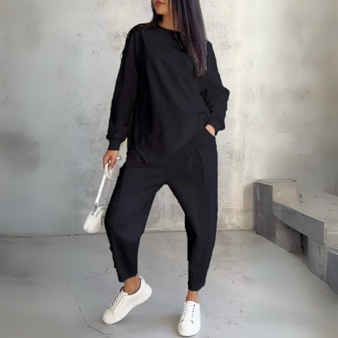 Valenzora | Leisure suit for comfort and style