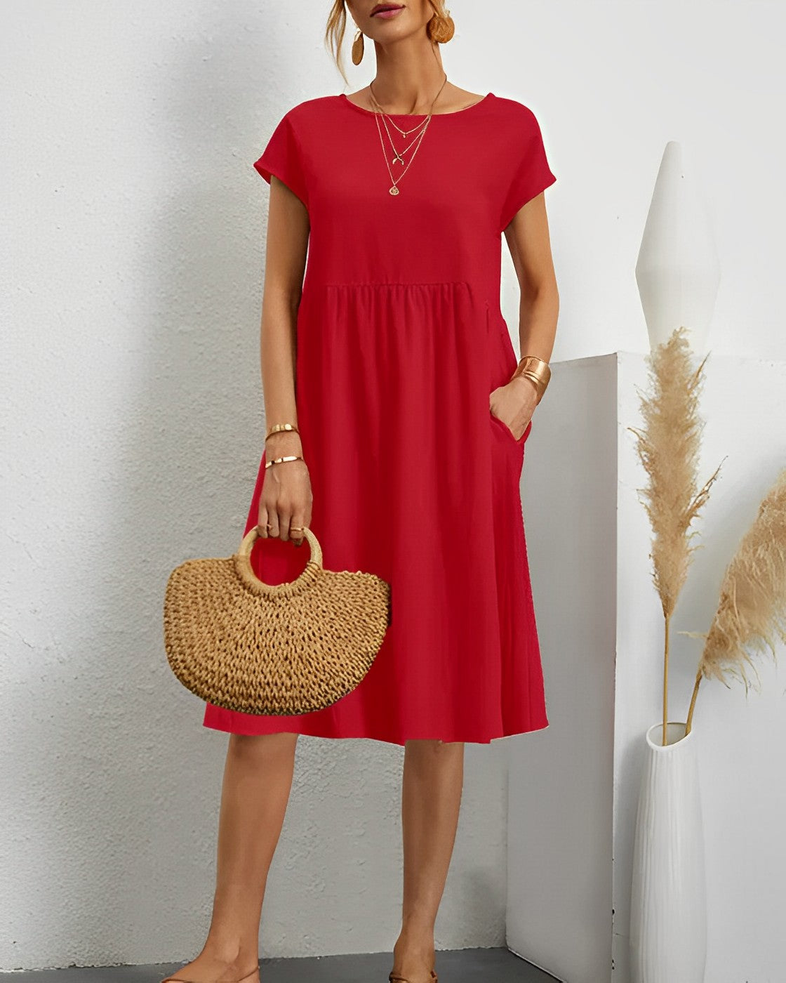 Valenzora | Midi dress with side pockets