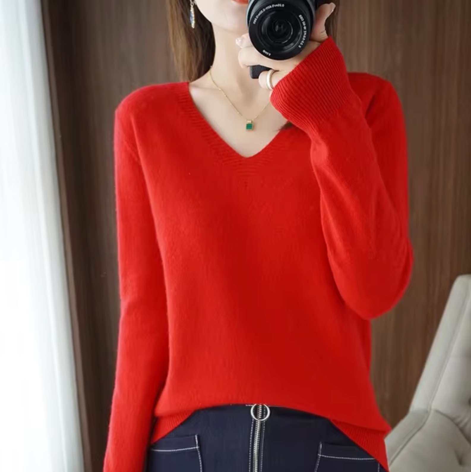 Valenzora | V-neck knit sweater