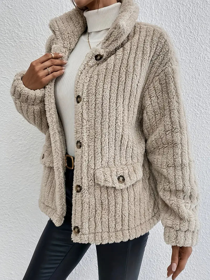Beidseitig tragbare Strickjacke mit Samtknöpfen