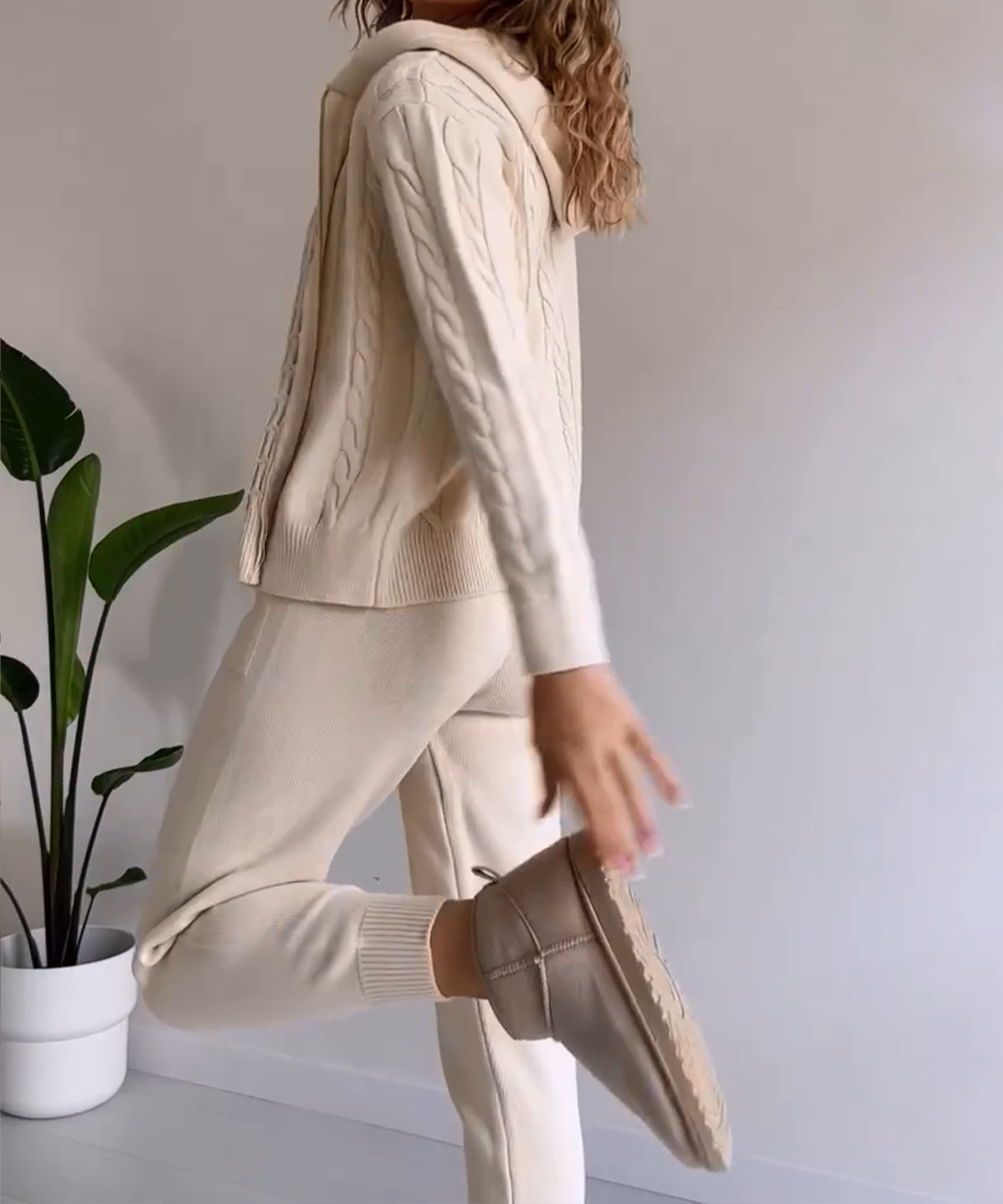 Valenzora | 3-piece knitted lounge set - trendy hoodie and jogging suit for women