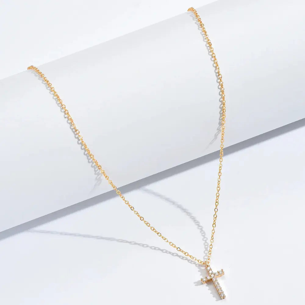 Valenzora | Halskette mit geprägtem Kreuz-Anhänger für Damen