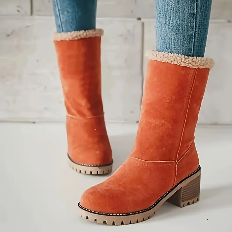 Schneestiefel mit klobigem Absatz und mittelhoher Sohle