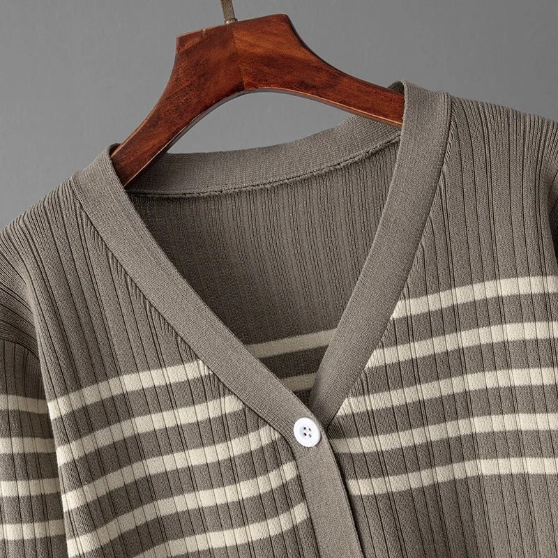 Valenzora | Comfortable striped knitwear set