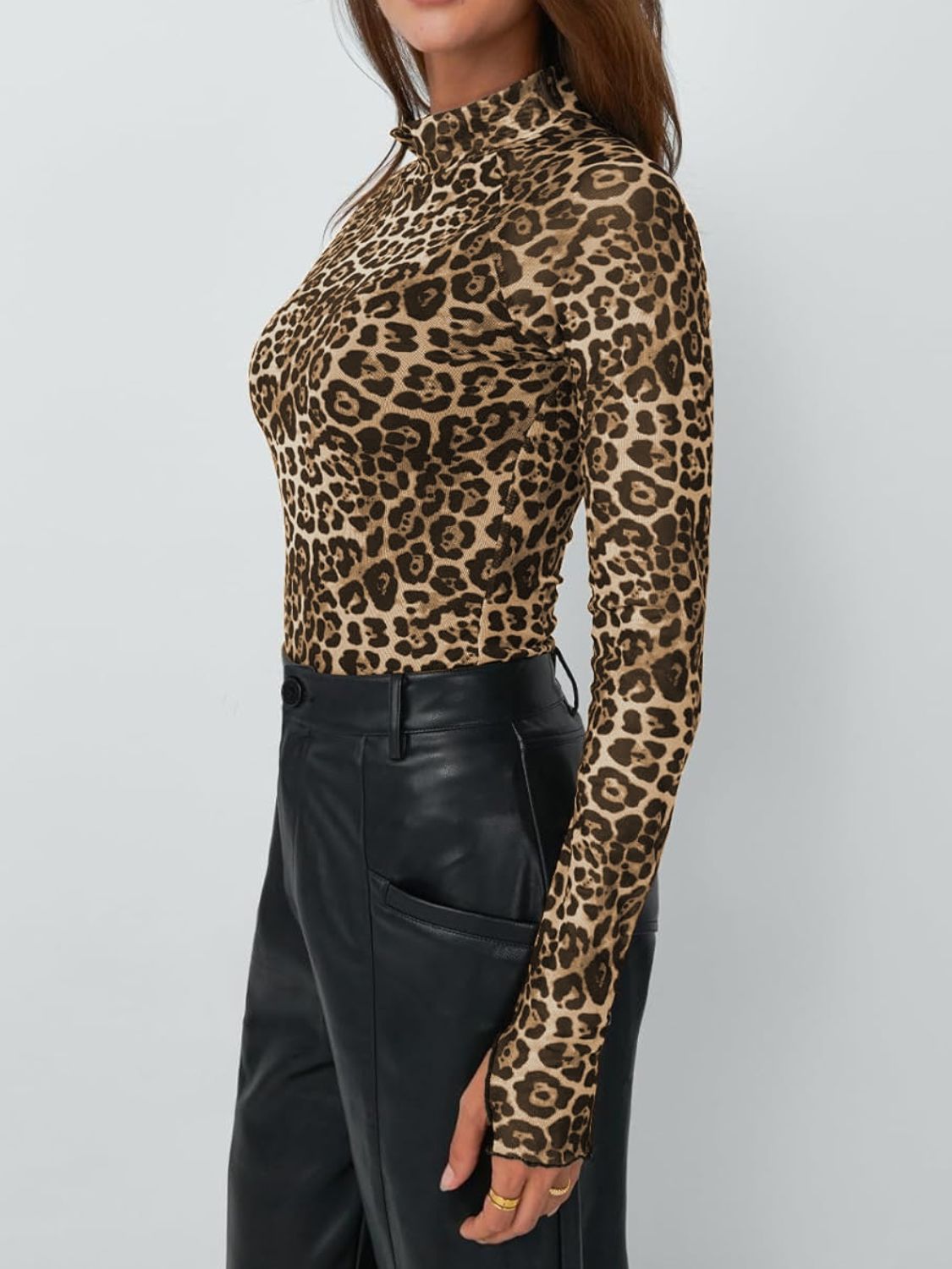 Valenzora | Lovelet Stand-up Collar Long-Sleeve Top