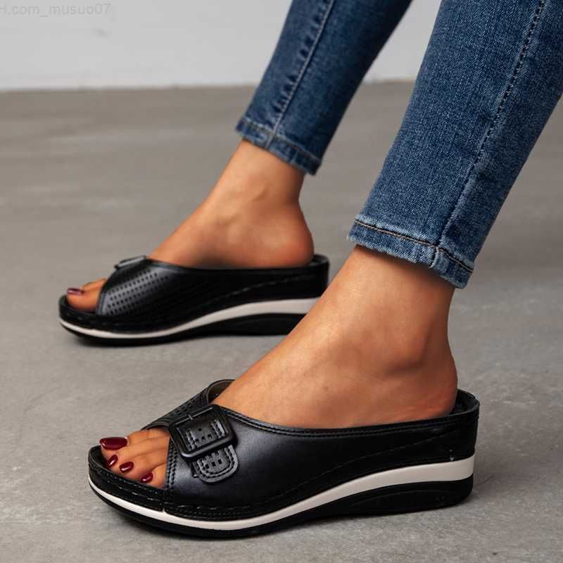 Valenzora | Orthopedic sandal with soft footbed