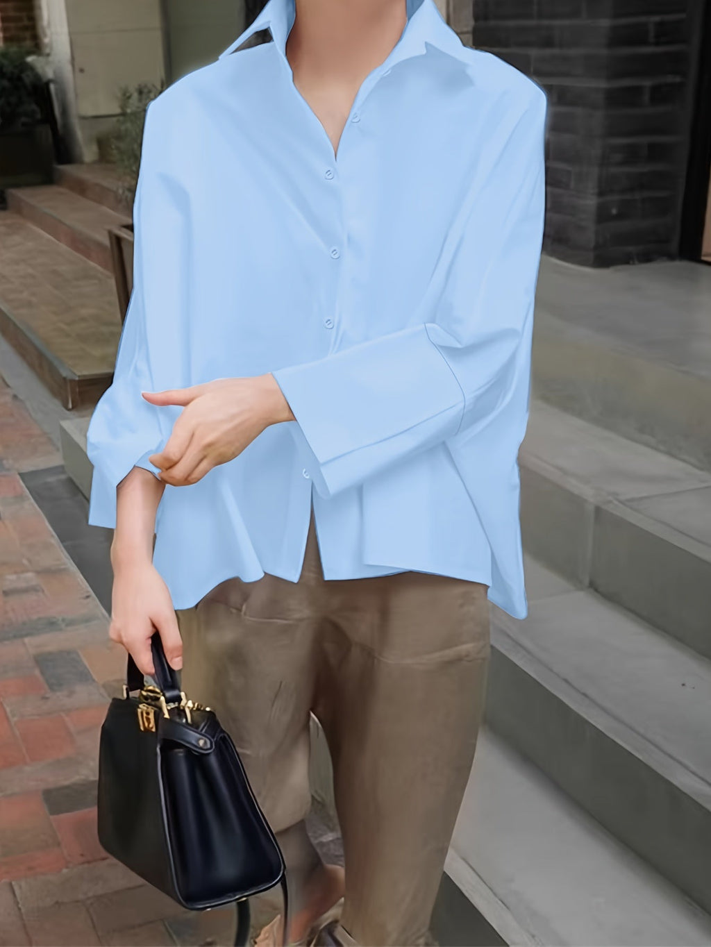 Valenzora | Timeless collared shirt with long cuffed sleeves