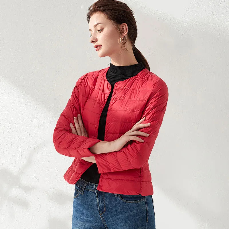 Valenzora | Leichte, kragenlose und figurbetonte Steppjacke für Damen