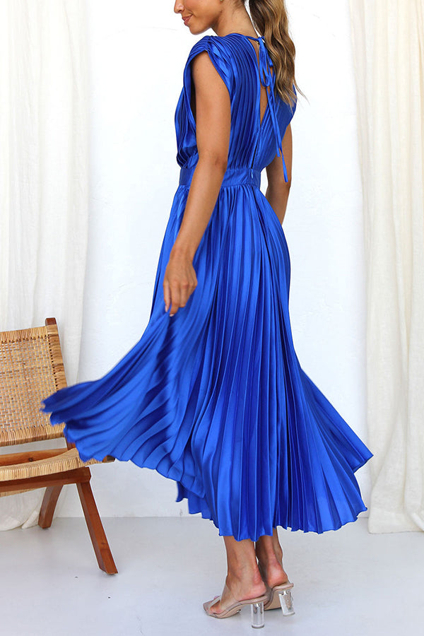 Valenzora | Hello Beautiful Satin-Plissee-Midikleid