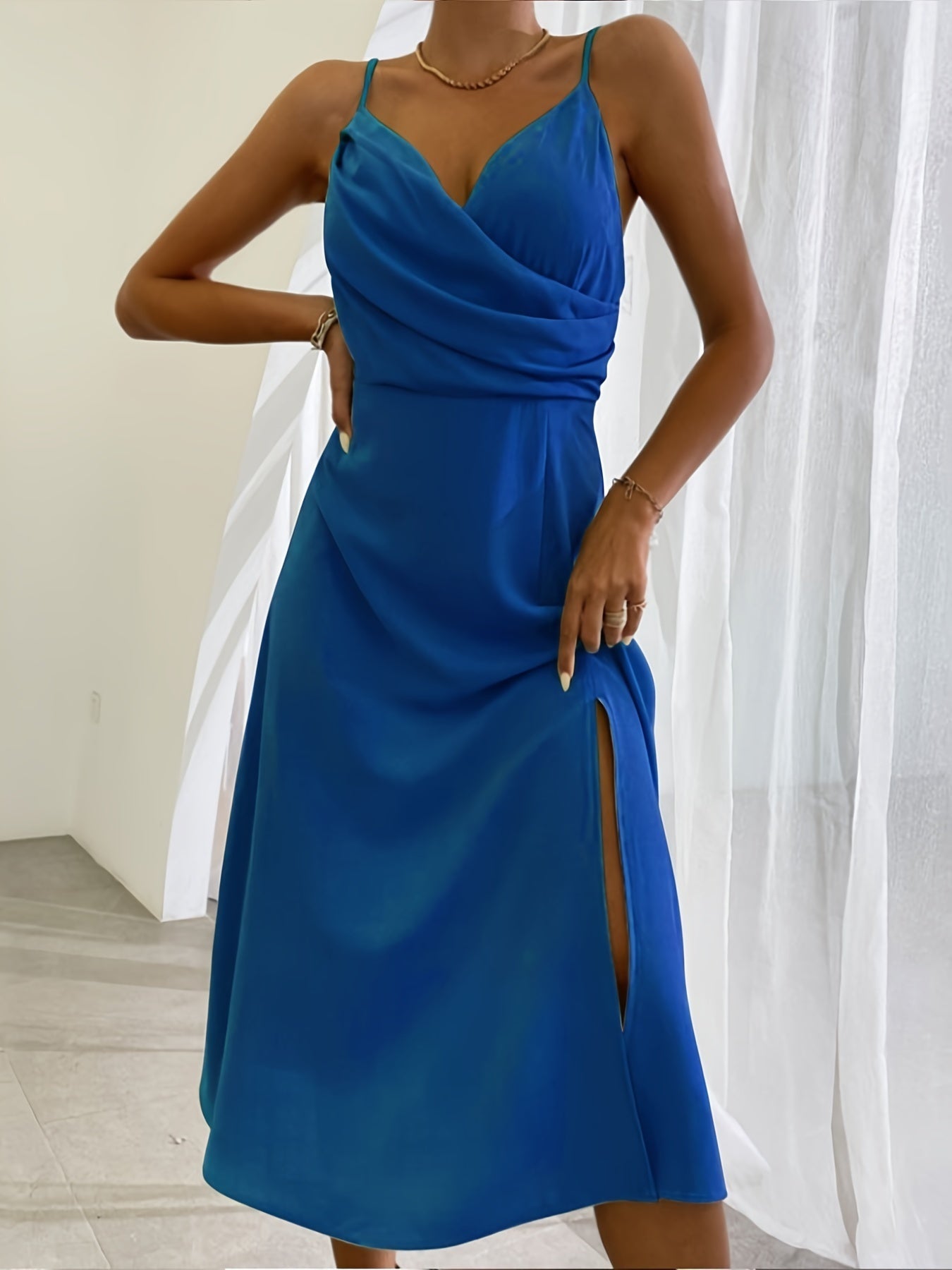 Valenzora | V-neck midi dress with print and slit