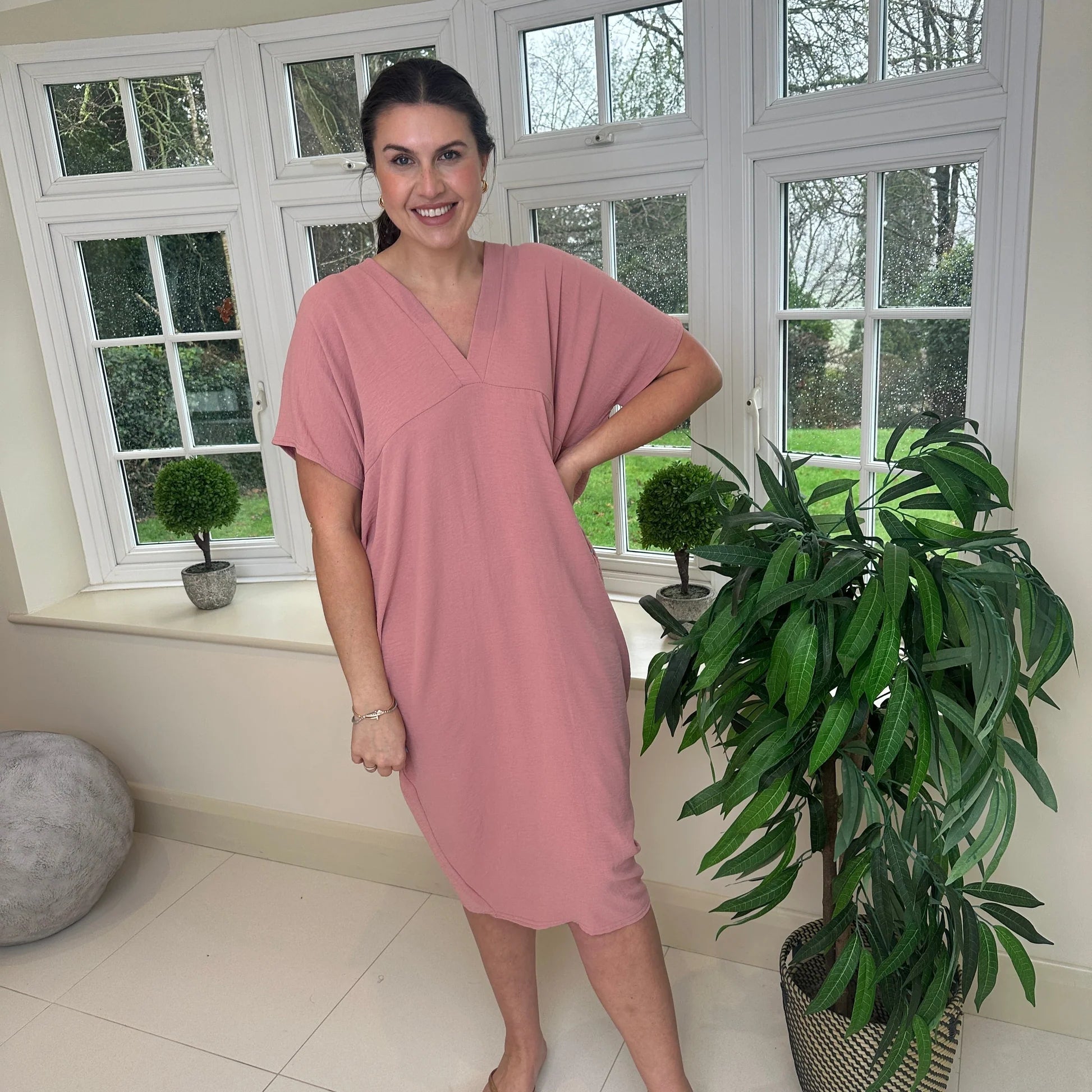 Kleid mit V-Ausschnitt | Unser Bestseller 2026