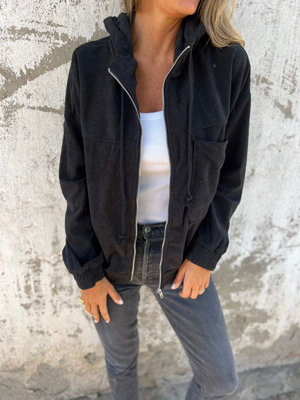 Valenzora | with hood and zipper for women