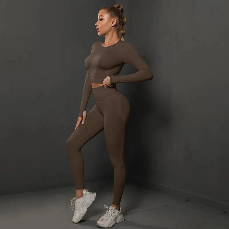 Valenzora | Complete with yoga pants and top