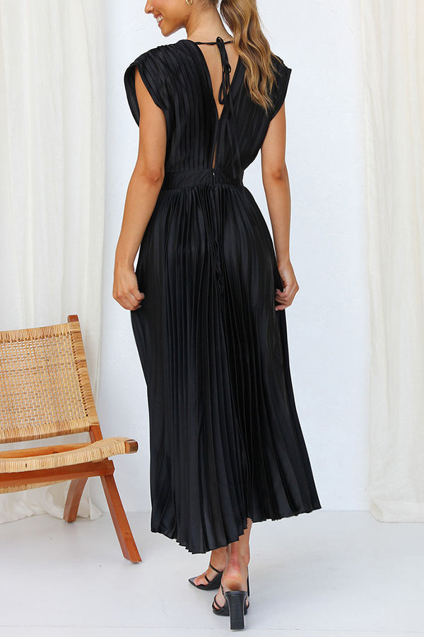 Valenzora | Hello Beautiful Satin-Plissee-Midikleid